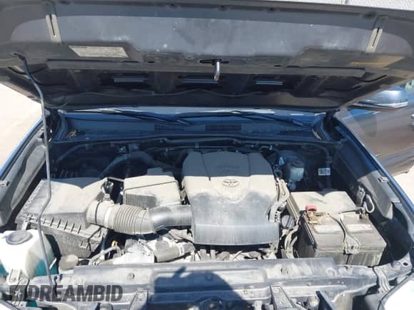 2020 Toyota Tacoma SR5 z VIN 3TMBZ5DN9LM025501, wystawiony jako IAAI lot #42680028 z przebiegiem 109 404 mil mil oraz . Historia ofert i sprzedaży dostępna na DreamBid. Obrazek 10.