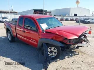 2013 Toyota Tacoma PreRunner z VIN 5TFTX4GN8DX024562, wystawiony jako IAAI lot #43123856 z przebiegiem Nie podano mil oraz . Historia ofert i sprzedaży dostępna na DreamBid. Obrazek 1.