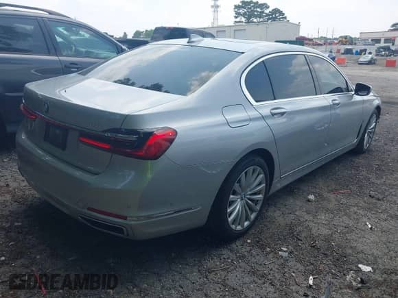 2020 BMW 7 Series 740i with VIN WBA7T2C03LCD57821, listed as a IAAI auction lot 42405287 with 69,161 mi miles and . Bid and sale history available at DreamBid. Image 4.