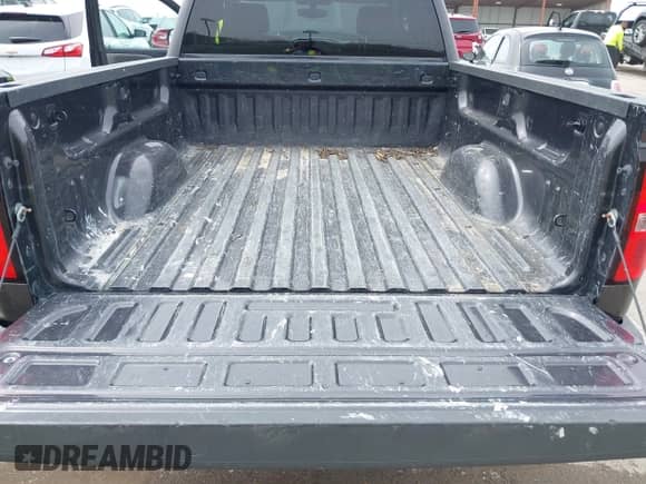 2015 GMC Sierra 1500 with VIN 1GTR1TEH9FZ184816, listed as a IAAI auction lot 41988037 with 135,721 mi miles and . Bid and sale history available at DreamBid. Image 17.