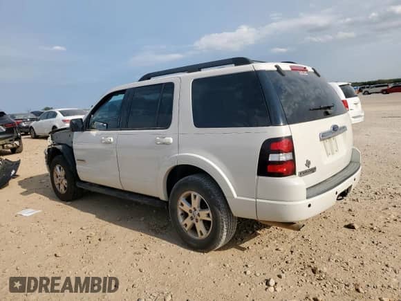 2008 Ford Explorer XLT с VIN 1FMEU63E18UA79702, выставлен на аукционе Copart как лот 70472145 с пробегом 212 663 миль миль и Списание • Salvage title. История ставок и продаж доступна на DreamBid. Изображение 2.