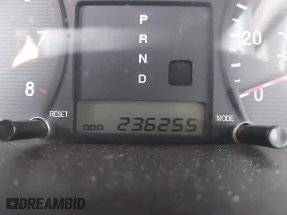 2002 Hyundai Sonata GLS z VIN KMHWF35HX2A675243, wystawiony jako IAAI lot #42914824 z przebiegiem 236 255 mil mil oraz . Historia ofert i sprzedaży dostępna na DreamBid. Obrazek 7.
