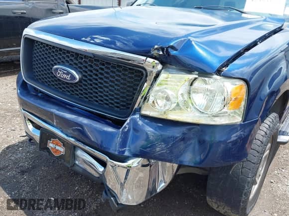 2008 Ford F-150 XLT z VIN 1FTPW14V78FB41598, wystawiony jako IAAI lot #42353178 z przebiegiem 185 747 mil mil oraz . Historia ofert i sprzedaży dostępna na DreamBid. Obrazek 6.