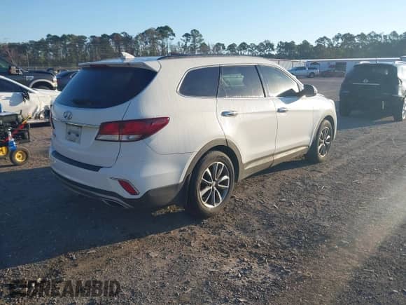 2017 Hyundai Santa Fe SE with VIN KM8SM4HF2HU198271, listed as a IAAI auction lot 43471980 with 108,153 mi miles and . Bid and sale history available at DreamBid. Image 4.
