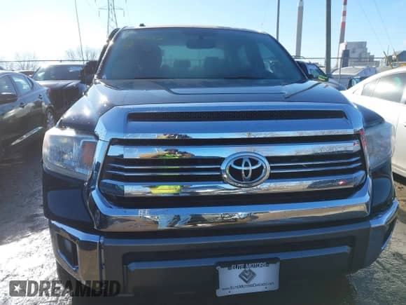2017 Toyota Tundra Platinum с VIN 5TFAY5F16HX658385, выставлен на аукционе IAAI как лот 41384587 с пробегом 43 189 миль миль и . История ставок и продаж доступна на DreamBid. Изображение 12.
