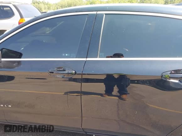 2017 Chevrolet Impala LT с VIN 2G1105S32H9163672, выставлен на аукционе IAAI как лот 43046531 с пробегом 265 938 миль миль и . История ставок и продаж доступна на DreamBid. Изображение 6.