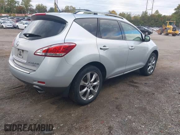 2012 Nissan Murano SL z VIN JN8AZ1MW9CW226624, wystawiony jako IAAI lot #43526873 z przebiegiem 141 833 mil mil oraz . Historia ofert i sprzedaży dostępna na DreamBid. Obrazek 4.