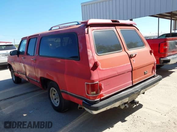 1991 Chevrolet Suburban с VIN 1GBER16K6MF150258, выставлен на аукционе IAAI как лот 42792930 с пробегом 172 197 миль миль и . История ставок и продаж доступна на DreamBid. Изображение 3.