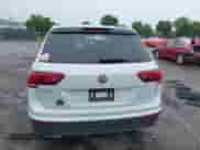 2019 Volkswagen Tiguan S с VIN 3VV0B7AX7KM031438, выставлен на аукционе IAAI как лот 42367337 с пробегом Не указан миль и . История ставок и продаж доступна на DreamBid. Изображение 16.