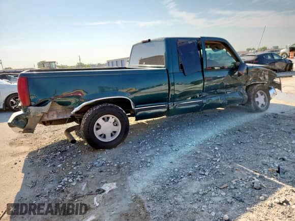 1996 GMC Sierra 1500 z VIN 2GTEC19R4T1552775, wystawiony jako Copart lot #68291925 z przebiegiem 146 095 mil mil oraz Szkoda całkowita • Salvage title. Historia ofert i sprzedaży dostępna na DreamBid. Obrazek 3.