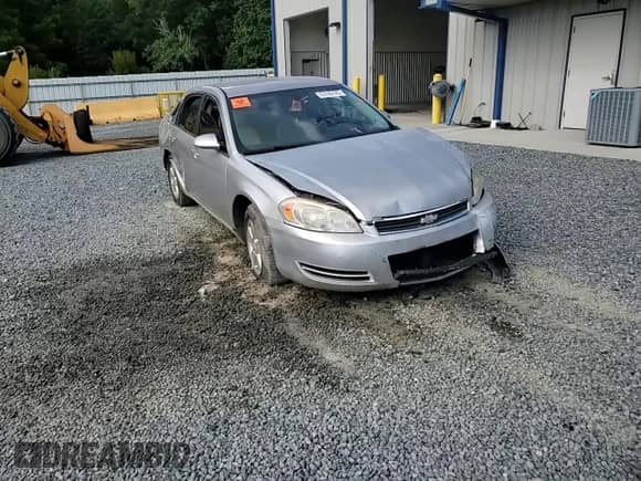 2008 Chevrolet Impala LS z VIN 2G1WB55K089207350, wystawiony jako Copart lot #63740185 z przebiegiem 194 180 mil mil oraz Szkoda całkowita • Salvage title. Historia ofert i sprzedaży dostępna na DreamBid. Obrazek 13.