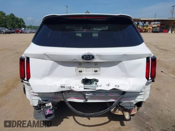 2021 Kia Sorento LX with VIN 5XYRG4LC1MG035954, listed as a IAAI auction lot 42776814 with 103,090 mi miles and . Bid and sale history available at DreamBid. Image 17.