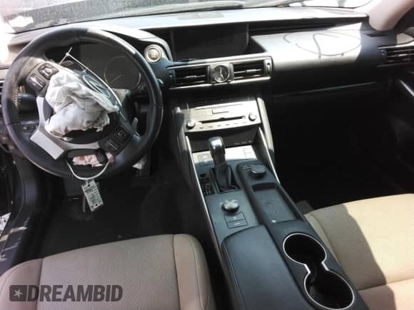 2019 Lexus IS 300 z VIN JTHC81D2XK5034846, wystawiony jako Copart lot #67345435 z przebiegiem 36 875 mil mil oraz Szkoda całkowita • Salvage title. Historia ofert i sprzedaży dostępna na DreamBid. Obrazek 8.