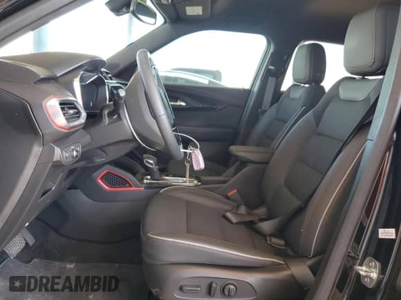 2023 Chevrolet TrailBlazer RS z VIN KL79MTSL9PB144159, wystawiony jako Copart lot #80433715 z przebiegiem 21 560 mil mil oraz Szkoda całkowita • Salvage title. Historia ofert i sprzedaży dostępna na DreamBid. Obrazek 7.