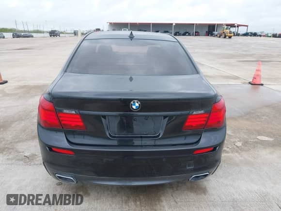 2013 BMW 7 Series 740Li xDrive with VIN WBAYF4C58DD281542, listed as a IAAI auction lot 41902450 with 152,031 mi miles and . Bid and sale history available at DreamBid. Image 16.
