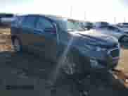 2019 Chevrolet Equinox LT z VIN 3GNAXJEV0KS643798, wystawiony jako Copart lot #81850905 z przebiegiem 94 952 mil mil oraz Czysty tytuł • Clean title. Historia ofert i sprzedaży dostępna na DreamBid. Obrazek 4.