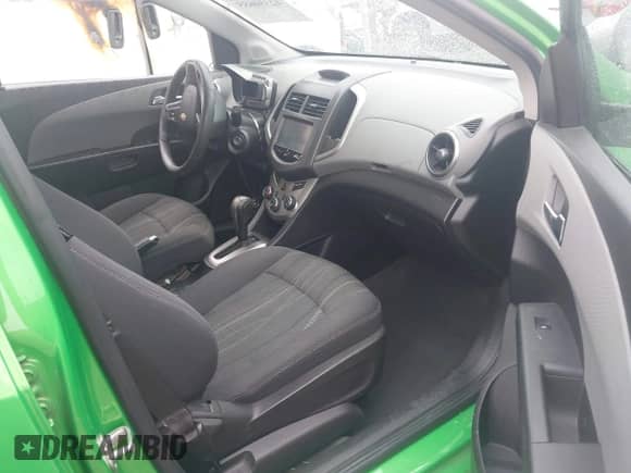2014 Chevrolet Sonic LT с VIN 1G1JC6SB9E4236281, выставлен на аукционе IAAI как лот 42354655 с пробегом 192 758 миль миль и . История ставок и продаж доступна на DreamBid. Изображение 5.