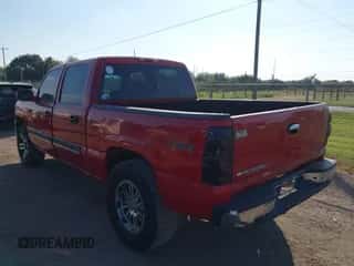 2005 Chevrolet Silverado 1500 Z71 z VIN 2GCEK13T151192553, wystawiony jako IAAI lot #43569033 z przebiegiem Nie podano mil oraz . Historia ofert i sprzedaży dostępna na DreamBid. Obrazek 3.