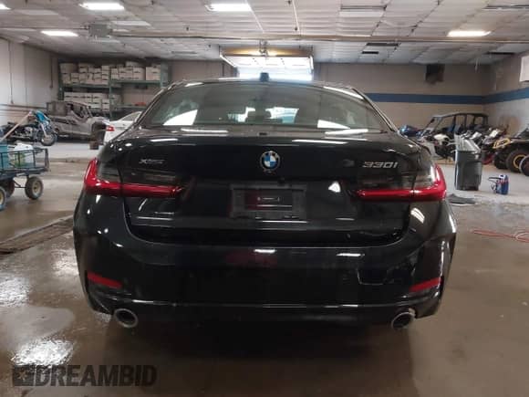 2023 BMW 3 Series 330i xDrive with VIN 3MW89FF00P8D57937, listed as a IAAI auction lot 43081403 with 19,195 mi miles and . Bid and sale history available at DreamBid. Image 17.