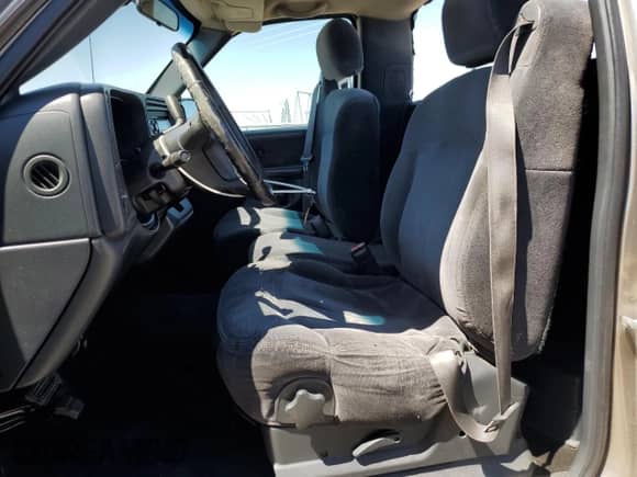 2000 Chevrolet Silverado 1500 LS with VIN 1GCEC14W6YZ253008, listed as a Copart auction lot 56347145 with 376,076 mi miles and Salvage title. Bid and sale history available at DreamBid. Image 7.