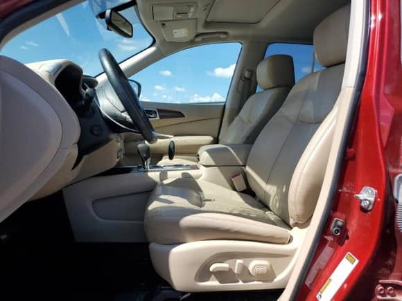 2019 Nissan Pathfinder Platinum with VIN 5N1DR2MN3KC627622, listed as a Copart auction lot 73823984 with 35,425 mi miles and Salvage title. Bid and sale history available at DreamBid. Image 7.