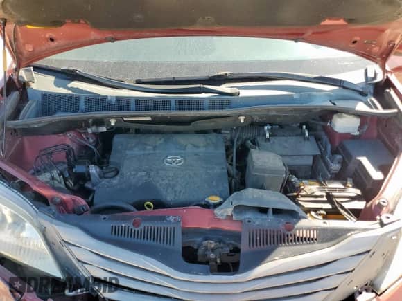 2014 Toyota Sienna XLE with VIN 5TDYK3DC1ES468830, listed as a Copart auction lot 85565925 with 190,880 mi miles and Salvage title. Bid and sale history available at DreamBid. Image 12.