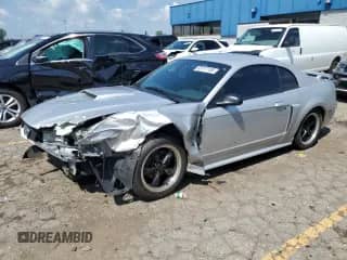 2001 Ford Mustang GT Deluxe с VIN 1FAFP42X91F132587, выставлен на аукционе Copart как лот 63717155 с пробегом 75 878 миль миль и Чистый • Clean title. История ставок и продаж доступна на DreamBid. Изображение 1.