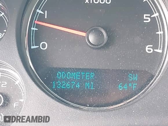 2009 Chevrolet Suburban LTZ z VIN 1GNFK36309J105434, wystawiony jako IAAI lot #42062907 z przebiegiem 132 674 mil mil oraz . Historia ofert i sprzedaży dostępna na DreamBid. Obrazek 15.