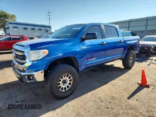 2016 Toyota Tundra SR5 с VIN 5TFEW5F17GX209836, выставлен на аукционе Copart как лот 70220205 с пробегом 164 585 миль миль и Списание • Salvage title. История ставок и продаж доступна на DreamBid. Изображение 1.