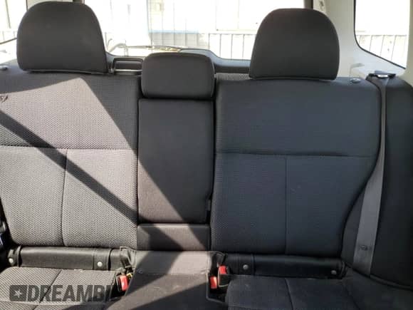 2011 Subaru Forester X z VIN JF2SHABC6BH768151, wystawiony jako Copart lot #55144155 z przebiegiem 101 689 mil mil oraz Czysty tytuł • Clean title. Historia ofert i sprzedaży dostępna na DreamBid. Obrazek 10.