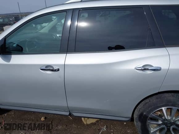 2013 Nissan Pathfinder Platinum with VIN 5N1AR2MN8DC611132, listed as a IAAI auction lot 41577473 with 119,497 mi miles and . Bid and sale history available at DreamBid. Image 14.