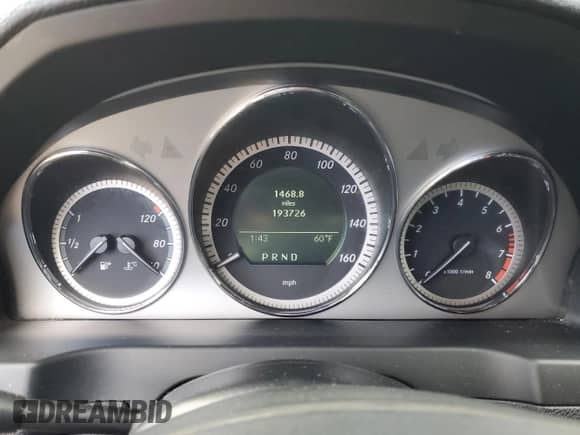 2011 Mercedes-Benz C 300 Sport с VIN WDDGF8BB4BF541603, выставлен на аукционе Copart как лот 89443375 с пробегом 193 726 миль миль и Чистый • Clean title. История ставок и продаж доступна на DreamBid. Изображение 9.