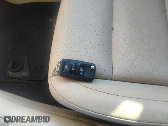 2011 Volkswagen Tiguan SE with VIN WVGAV7AX5BW512469, listed as a IAAI auction lot 42673142 with 165,159 mi miles and . Bid and sale history available at DreamBid. Image 11.