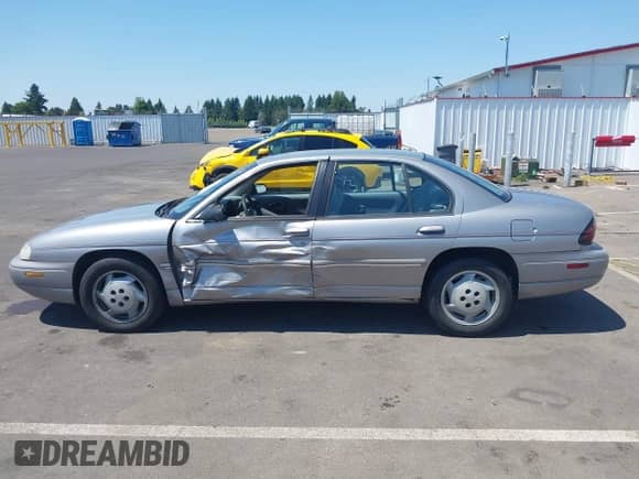 1996 Chevrolet Lumina с VIN 2G1WL52M9T1156439, выставлен на аукционе IAAI как лот 42686064 с пробегом 220 575 миль миль и . История ставок и продаж доступна на DreamBid. Изображение 14.
