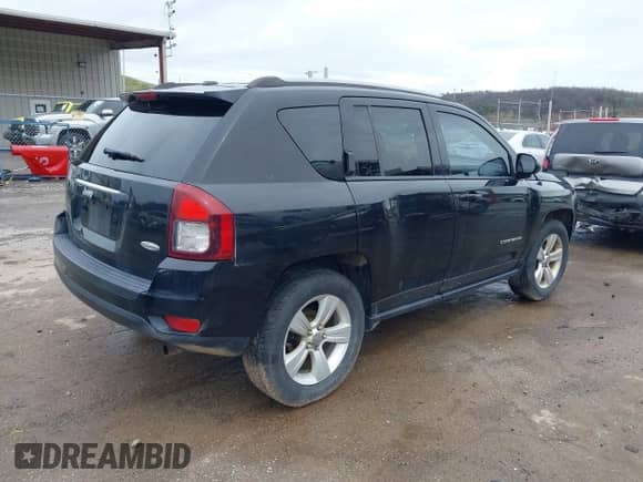 2015 Jeep Compass High Altitude с VIN 1C4NJDEB1FD409324, выставлен на аукционе IAAI как лот 41940973 с пробегом 205 619 миль миль и . История ставок и продаж доступна на DreamBid. Изображение 4.
