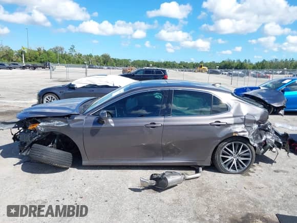 2024 Toyota Camry Hybrid XLE with VIN 4T1F31AK3RU622746, listed as a IAAI auction lot 43455654 with 70,224 mi miles and . Bid and sale history available at DreamBid. Image 13.
