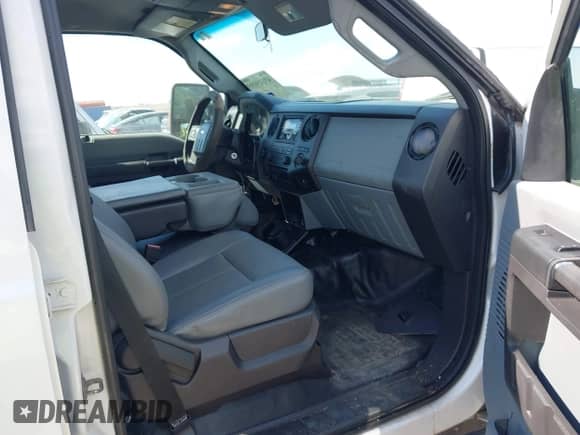 2015 Ford F-250 Lariat z VIN 1FT7W2BT3FEA75447, wystawiony jako IAAI lot #43110193 z przebiegiem 257 098 mil mil oraz . Historia ofert i sprzedaży dostępna na DreamBid. Obrazek 5.