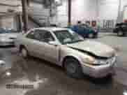 1998 Toyota Camry LE z VIN JT2BG22K2W0105087, wystawiony jako IAAI lot #43316030 z przebiegiem 176 929 mil mil oraz . Historia ofert i sprzedaży dostępna na DreamBid. Obrazek 1.