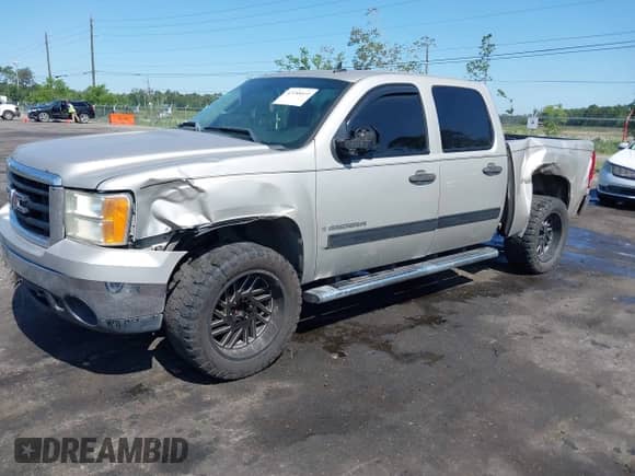 2007 GMC Sierra 1500 SLE1 z VIN 3GTEC13C37G538920, wystawiony jako IAAI lot #42188019 z przebiegiem 262 302 mil mil oraz . Historia ofert i sprzedaży dostępna na DreamBid. Obrazek 17.