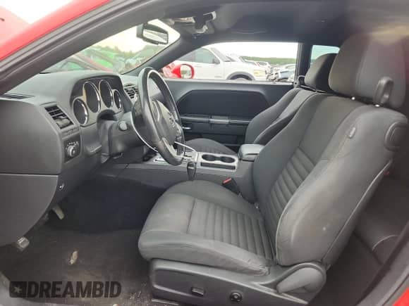 2014 Dodge Challenger R/T with VIN 2C3CDYBT8EH177264, listed as a Copart auction lot 70327855 with 105,628 mi miles and Salvage title. Bid and sale history available at DreamBid. Image 7.