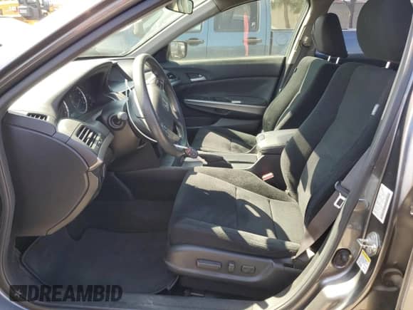 2009 Honda Accord EX с VIN JHMCP26799C009797, выставлен на аукционе Copart как лот 85318715 с пробегом 102 322 миль миль и Списание • Salvage title. История ставок и продаж доступна на DreamBid. Изображение 7.