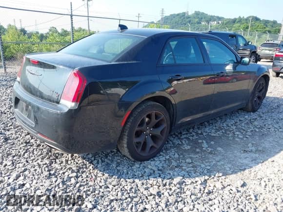 2021 Chrysler 300 S with VIN 2C3CCABG6MH507012, listed as a IAAI auction lot 42652079 with 106,422 mi miles and . Bid and sale history available at DreamBid. Image 4.