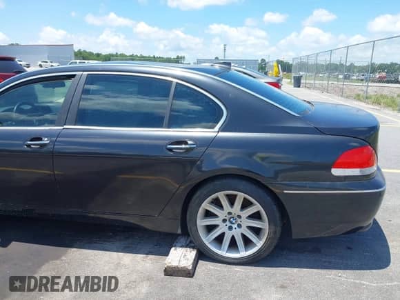 2005 BMW 7 Series 745Li z VIN WBAGN63545DS59212, wystawiony jako IAAI lot #42510606 z przebiegiem 124 395 mil mil oraz . Historia ofert i sprzedaży dostępna na DreamBid. Obrazek 20.