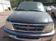 1998 Ford F-150 XL z VIN 1FTRX17LXWNB53022, wystawiony jako IAAI lot #43309242 z przebiegiem 278 109 mil mil oraz . Historia ofert i sprzedaży dostępna na DreamBid. Obrazek 6.