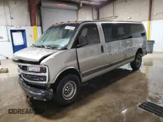 2001 Chevrolet Express с VIN 1GAHG39R611205912, выставлен на аукционе Copart как лот 49176265 с пробегом 375 645 миль миль и Списание • Salvage title. История ставок и продаж доступна на DreamBid. Изображение 1.