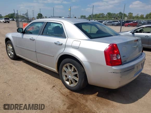 2010 Chrysler 300 Touring Signature с VIN 2C3CK5CV1AH218753, выставлен на аукционе IAAI как лот 42998305 с пробегом 83 956 миль миль и . История ставок и продаж доступна на DreamBid. Изображение 3.