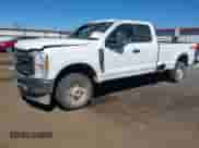 2023 Ford F-250 XL z VIN 1FT7X2BA4PEC32190, wystawiony jako IAAI lot #42391494 z przebiegiem Nie podano mil oraz . Historia ofert i sprzedaży dostępna na DreamBid. Obrazek 2.