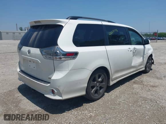 2012 Toyota Sienna SE with VIN 5TDXK3DC1CS186020, listed as a IAAI auction lot 42471455 with 215,048 mi miles and . Bid and sale history available at DreamBid. Image 4.
