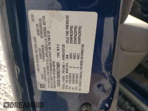 1999 Chevrolet Blazer LS z VIN 1GNCS13W3X2174681, wystawiony jako Copart lot #51832365 z przebiegiem 209 536 mil mil oraz Szkoda całkowita • Salvage title. Historia ofert i sprzedaży dostępna na DreamBid. Obrazek 13.