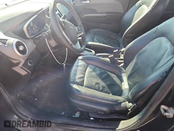 2020 Chevrolet Sonic Premier z VIN 1G1JF5SB3L4119133, wystawiony jako Copart lot #70523335 z przebiegiem 138 883 mil mil oraz Szkoda całkowita • Salvage title. Historia ofert i sprzedaży dostępna na DreamBid. Obrazek 7.